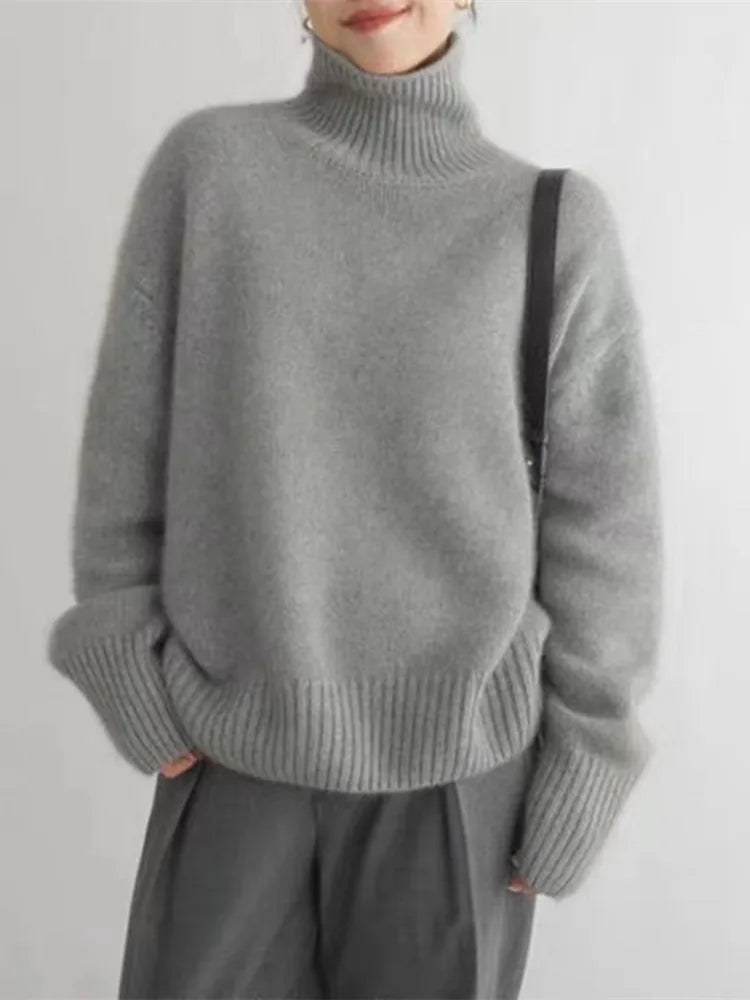 Karine™ - Comfortable and soft knitted turtleneck sweater