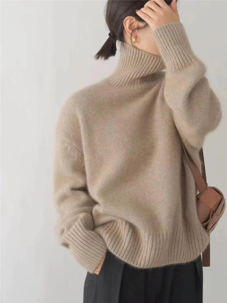 Karine™ - Comfortable and soft knitted turtleneck sweater